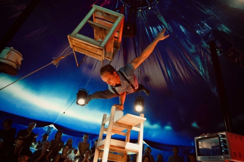 Teacrobat - Akrobatická show
