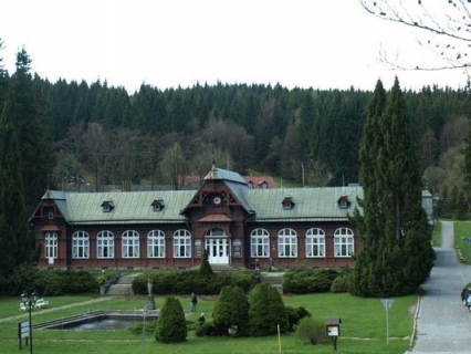 Výletování - Karlova studánka bazén