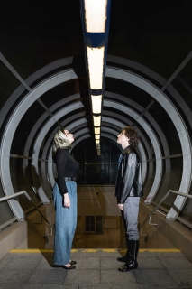 Pod svíčkou – Hořící žirafy