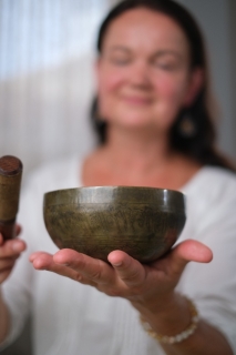 Zvuk a hlas k harmonizaci + meditace s křišťálovými mísami a hlasem - Mudr. Jitka Bardon Záthurecká