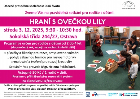 Vánoční \"hraní s ovečkou lily\"