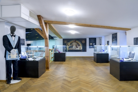 Komentovaná prohlídka výstavy: Světlo v temnotách aneb 90 let zednářství v Ostravě