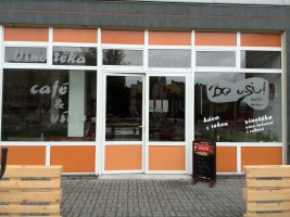 Bo asi café a víno