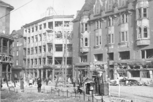 Historický snímek OD Textilia po bombardování