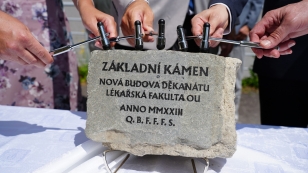 Lékařská fakulta Ostravské univerzity slavnostně zahájila práce na novém děkanátu