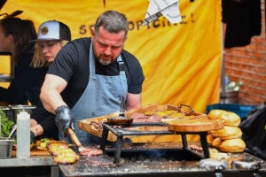 Pojez fest začíná v Dolní oblasti