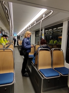 Noční bezpečnostní akce v centru Ostravy. Každý osmý cestující vyloučen z přepravy