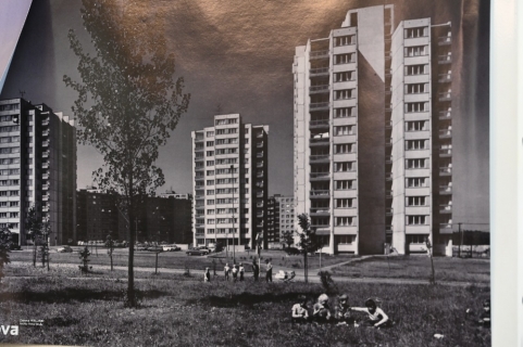 Panelova s gigantickým modelem