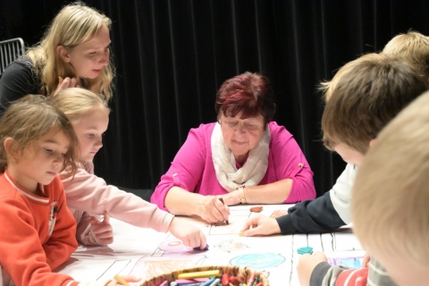 Vezmi babičku do divadla