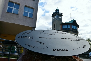 Fajnové sluneční hodiny v Porubě i geologická stezka na Slezské