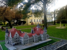 zámek v Chalupkách s maketou zámku v Mošné
